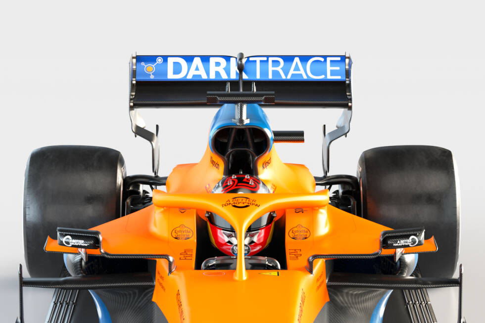Foto zur News: Hinter dem Fahrer findet sich ein weiteres eindrucksvolles Designelement: Die McLaren-Designer haben sich für eine rundliche Lufthutze, Crashstruktur und Motorabdeckung entschieden. Die rundliche Verkleidung umhüllt einen A-förmigen Überrollbügel, der innerhalb der Öffnung gut zu erkennen ist.