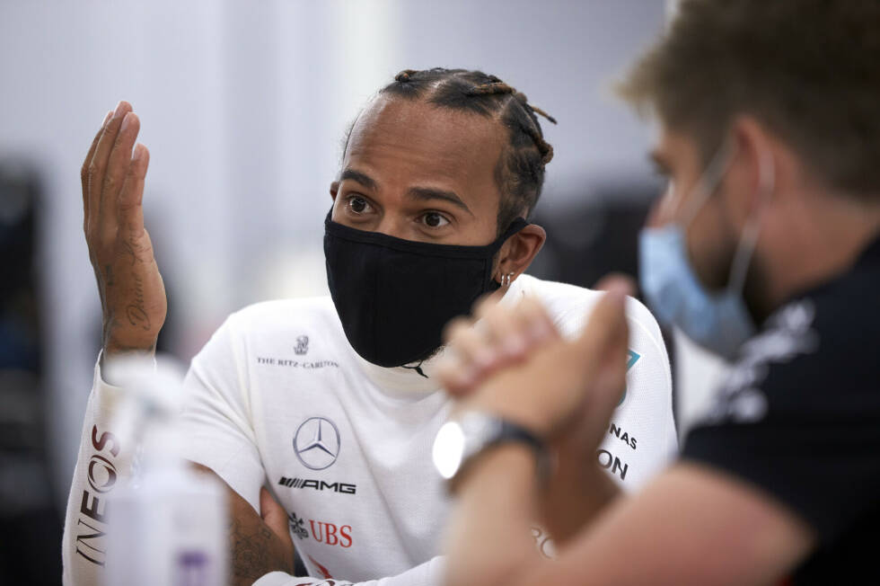 Foto zur News: Die Maskenpflicht galt natürlich auch für Lewis Hamilton, der am Mittwoch ran durfte.