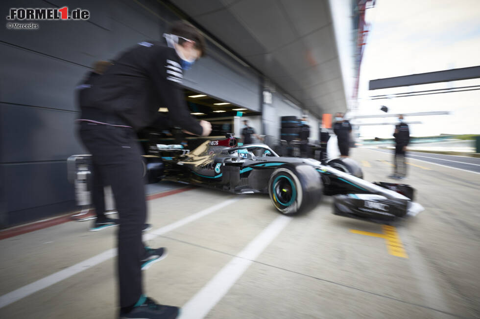 Mercedes testete am Dienstag und Mittwoch in Silverstone. Es war der erste Formel-1-Test unter Corona-Bedingungen. Mercedes testete am Dienstag und Mittwoch in Silverstone. Es war der erste Formel-1-Test unter Corona-Bedingungen.