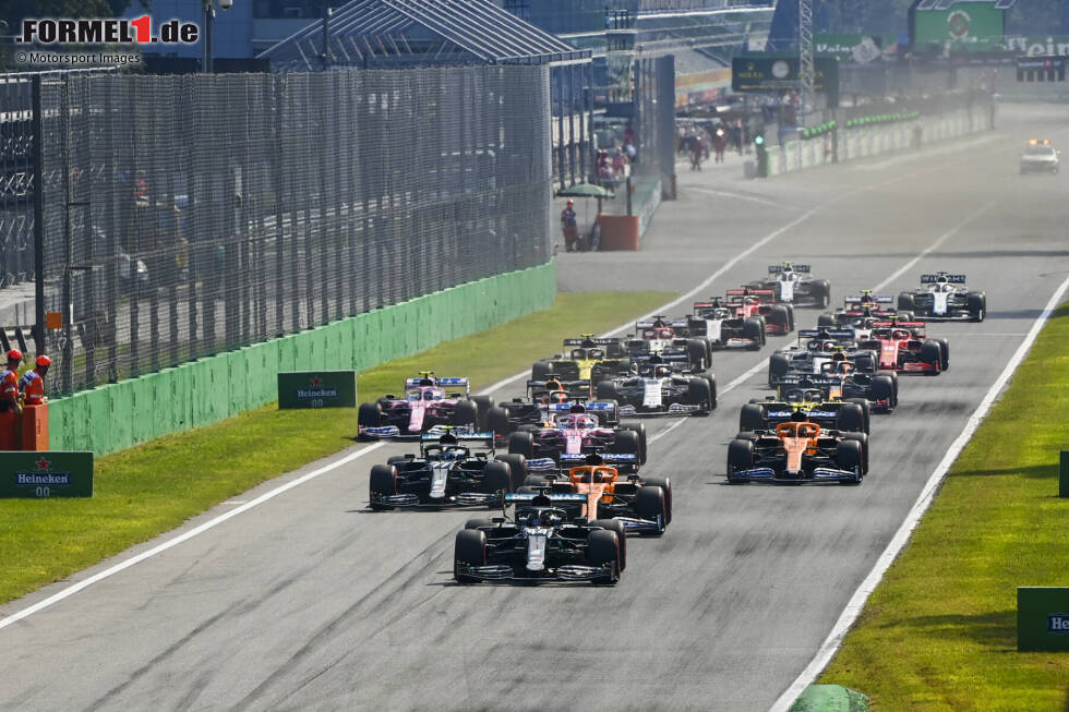 Valtteri Bottas (5): Wir zählen einfach mal auf: falsche Taktik im Qualifying gewählt, bei der Fahrt in die Startaufstellung neben der Strecke gewesen, Start verhauen, erste Runde eine Katastrophe, Glück beim Safety-Car gehabt und am Ende trotzdem nur zwei Plätze vor dem Teamkollegen, der zwischendurch Letzter war. Das spricht für sich. Valtteri Bottas (5): Wir zählen einfach mal auf: falsche Taktik im Qualifying gewählt, bei der Fahrt in die Startaufstellung neben der Strecke gewesen, Start verhauen, erste Runde eine Katastrophe, Glück beim Safety-Car gehabt und am Ende trotzdem nur zwei Plätze vor dem Teamkollegen, der zwischendurch Letzter war. Das spricht für sich.