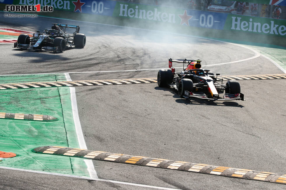 Alexander Albon (5): Wir mögen ihn. Ganz ehrlich. Aber die Fakten sprechen auch in Monza wieder einmal gegen ihn. Im Qualifying in Q1 und Q2 jeweils fast ausgeschieden, mehrere Zwischenfälle im Rennen und insgesamt einfach zu langsam. Mildernde Umstände: Sein Red Bull war nach einer Berührung beschädigt. Das rettet ihn aber auch nicht. Alexander Albon (5): Wir mögen ihn. Ganz ehrlich. Aber die Fakten sprechen auch in Monza wieder einmal gegen ihn. Im Qualifying in Q1 und Q2 jeweils fast ausgeschieden, mehrere Zwischenfälle im Rennen und insgesamt einfach zu langsam. Mildernde Umstände: Sein Red Bull war nach einer Berührung beschädigt. Das rettet ihn aber auch nicht.