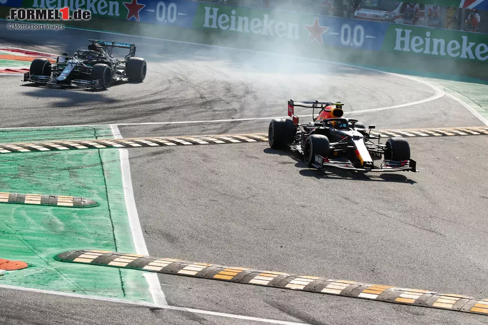 Foto zur News: Alexander Albon (5): Wir mögen ihn. Ganz ehrlich. Aber die Fakten sprechen auch in Monza wieder einmal gegen ihn. Im Qualifying in Q1 und Q2 jeweils fast ausgeschieden, mehrere Zwischenfälle im Rennen und insgesamt einfach zu langsam. Mildernde Umstände: Sein Red Bull war nach einer Berührung beschädigt. Das rettet ihn aber auch nicht.