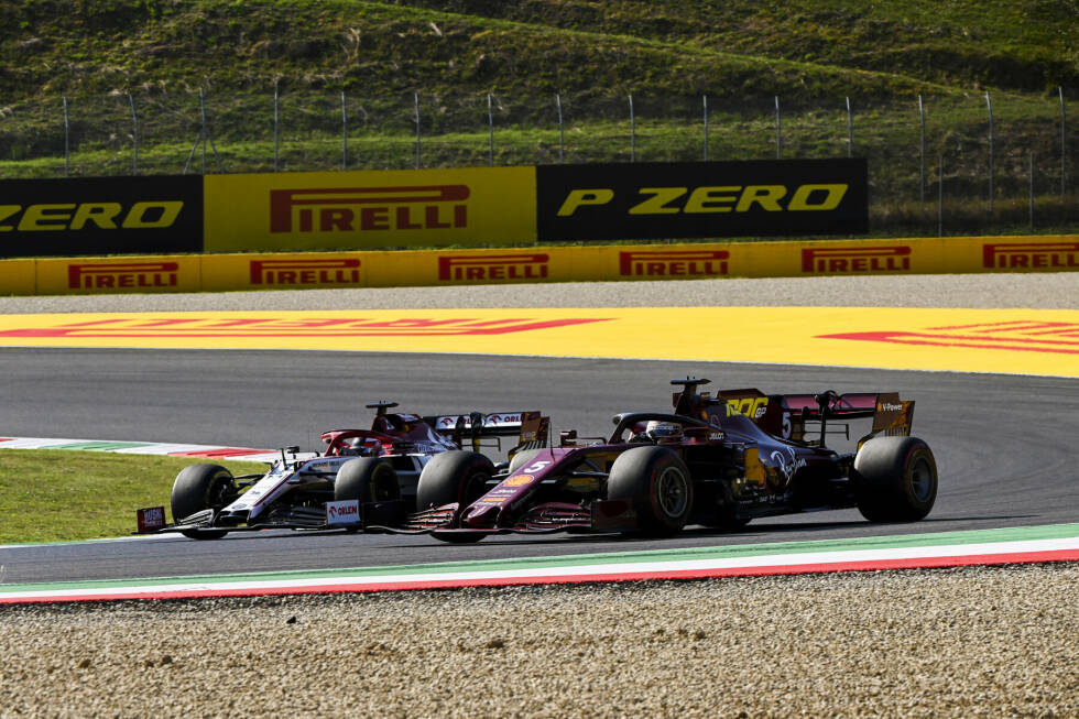 Foto zur News: Sebastian Vettel (4): Aus in Q2, während der Teamkollege den Ferrari auf Startplatz 5 stellte. Das lässt den viermaligen Weltmeister nicht gerade im besten Licht erscheinen - unabhängig von der Pace des SF1000. Auch im Rennen ging wenig, P10 von zwölf Autos, die ins Ziel gekommen sind. Da finden wir keine Argumente für eine 3.