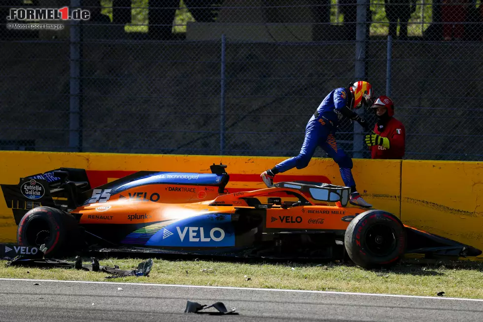 Foto zur News: Carlos Sainz (4): So uneinig war sich die Redaktion selten, von der 2 bis zur 5 waren erst einmal alle Noten auf dem Tisch. Letztendlich ist es die 4 geworden, weil das Qualifying zwar okay war. Mit dem Dreher in Runde 1 hat er sich dann aber selbst in die Position gebracht, kurze Zeit später in den Massencrash verwickelt zu werden.