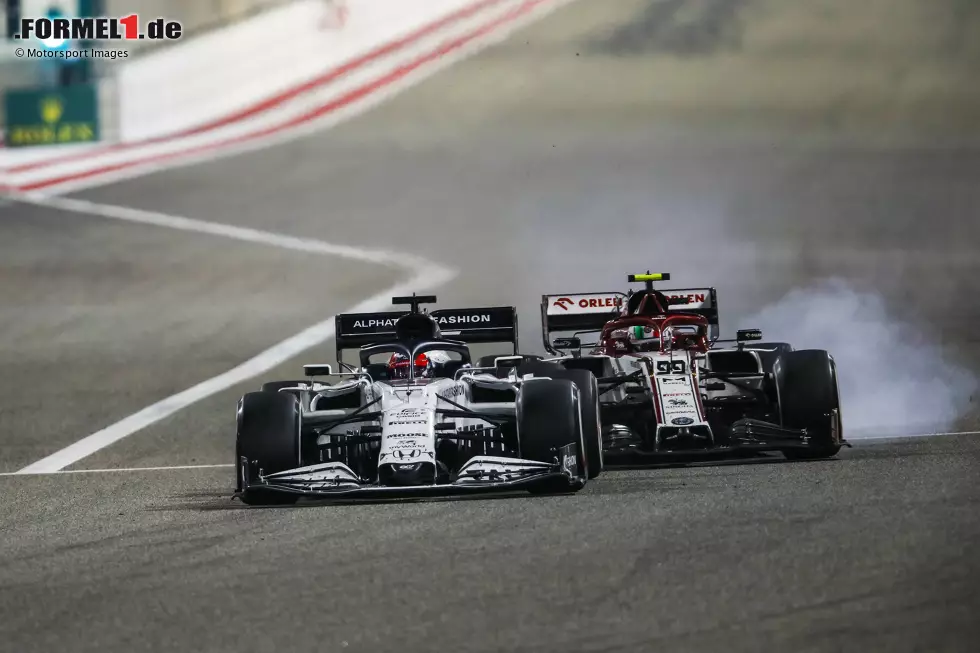 Foto zur News: Antonio Giovinazzi (4): In Qualifying und Rennen zwar vor dem Teamkollegen, doch beim Neustart drückte er Räikkönen in die Boxenmauer und hätte so fast für einen weiteren heftigen Unfall gesorgt. Das geht eigentlich nicht - und schon gar nicht gegen den Teamkollegen! Schrammt für die Aktion nur mit Glück an der 5 vorbei.