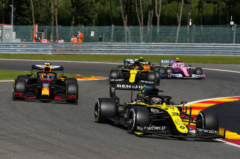 Foto zur News: Daniel Ricciardo (1): Unser Mann des Rennens! Zweimal Platz vier, mehr ist mit Renault nicht drin. Beinahe hätte er am Start sogar Max Verstappen geschnappt. Fuhr danach eine starke Pace und taktisch so klug, dass er erst im Ziel die schnellste Runde holte und so verhinderte, dass Lewis Hamilton kontern kann.