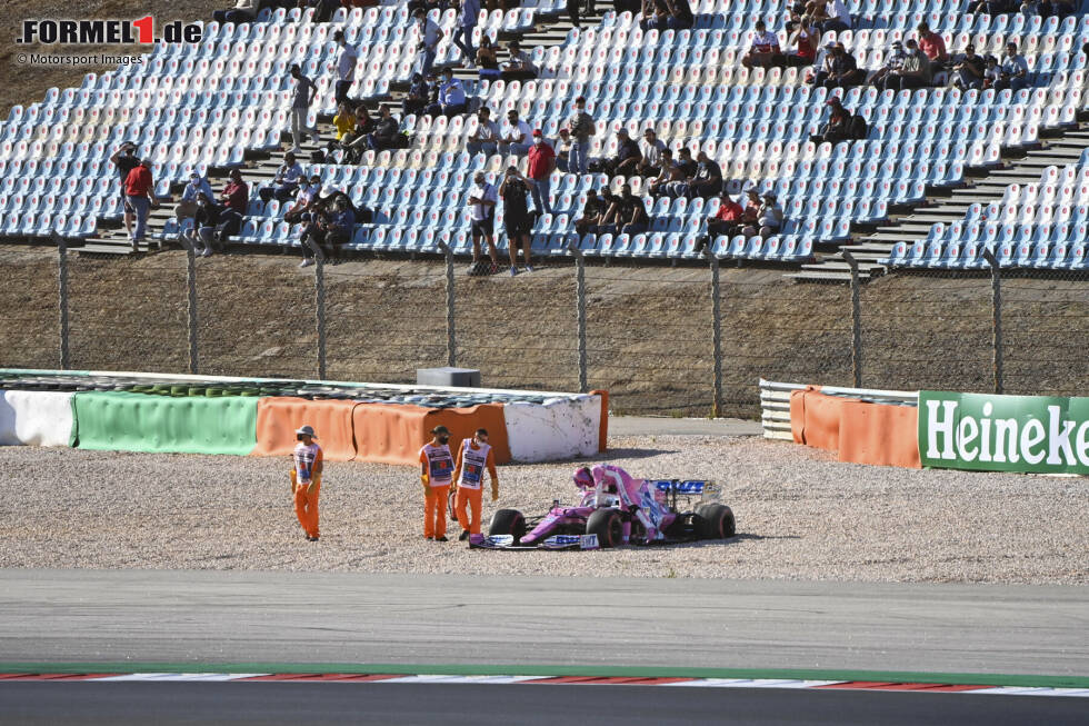 Lance Stroll (5): Da passte gar nichts an diesem Wochenende. Das ging bereits mit dem Verstappen-Zwischenfall am Freitag los, an dem er zumindest nicht komplett unschuldig war. Am Samstag dann in Q2 rausgeflogen und am Sonntag gleich zwei Strafen kassiert und das beschädigte Auto am Ende abgestellt. Mangelhaft. Lance Stroll (5): Da passte gar nichts an diesem Wochenende. Das ging bereits mit dem Verstappen-Zwischenfall am Freitag los, an dem er zumindest nicht komplett unschuldig war. Am Samstag dann in Q2 rausgeflogen und am Sonntag gleich zwei Strafen kassiert und das beschädigte Auto am Ende abgestellt. Mangelhaft.