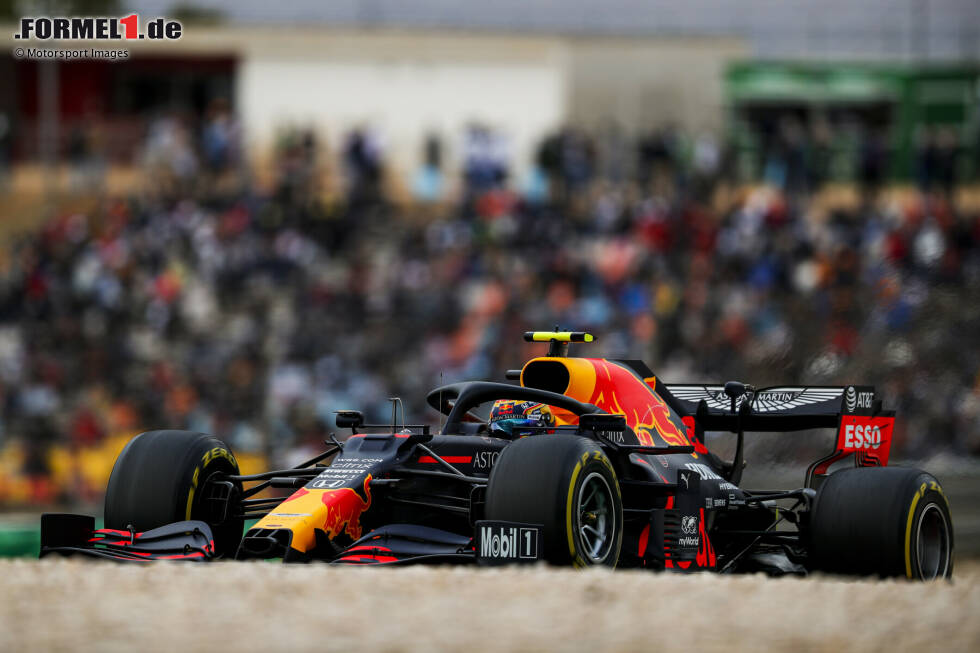 Alexander Albon (5): Bei einigen Fahrern wurde in der Redaktion dieses Mal hitzig diskutiert - bei ihm nicht. Im Qualifying die übliche halbe Sekunde langsamer als Verstappen, im Rennen dann sogar vom Teamkollegen überrundet. Da stand die Note für uns schnell fest. Alexander Albon (5): Bei einigen Fahrern wurde in der Redaktion dieses Mal hitzig diskutiert - bei ihm nicht. Im Qualifying die übliche halbe Sekunde langsamer als Verstappen, im Rennen dann sogar vom Teamkollegen überrundet. Da stand die Note für uns schnell fest.