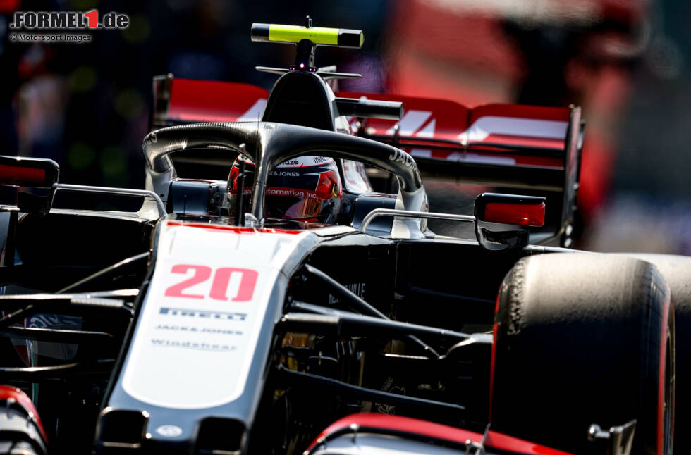 Kevin Magnussen (4): Im Qualifying komplett von Grosjean versenkt, 0,7 Sekunden war der Teamkollege in Q1 schneller. Im Rennen der Zwischenfall mit Latifi, für den er zu Recht bestraft wurde. Mildernde Umstände gibt's, weil mit dem Haas aktuell sowieso keine Topergebnisse möglich sind. Eine gnädige 4. Kevin Magnussen (4): Im Qualifying komplett von Grosjean versenkt, 0,7 Sekunden war der Teamkollege in Q1 schneller. Im Rennen der Zwischenfall mit Latifi, für den er zu Recht bestraft wurde. Mildernde Umstände gibt's, weil mit dem Haas aktuell sowieso keine Topergebnisse möglich sind. Eine gnädige 4.