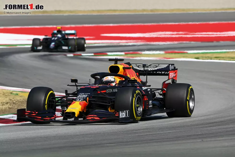 Max Verstappen (1): Laut Mercedes war er Favorit für das Rennen, doch in der Realität war der W11 auch in Barcelona wieder das beste Auto. P2 war deshalb schon mehr, als man erwarten konnte. Und P3 im Qualifying ist gegen die überlegenen Mercedes sowieso wie eine Pole-Position. Wir wüssten nicht, wo man da etwas abziehen sollte. Foto zur News: Max Verstappen (1): Laut Mercedes war er Favorit für das Rennen, doch in der Realität war der W11 auch in Barcelona wieder das beste Auto. P2 war deshalb schon mehr, als man erwarten konnte. Und P3 im Qualifying ist gegen die überlegenen Mercedes sowieso wie eine Pole-Position. Wir wüssten nicht, wo man da etwas abziehen sollte.