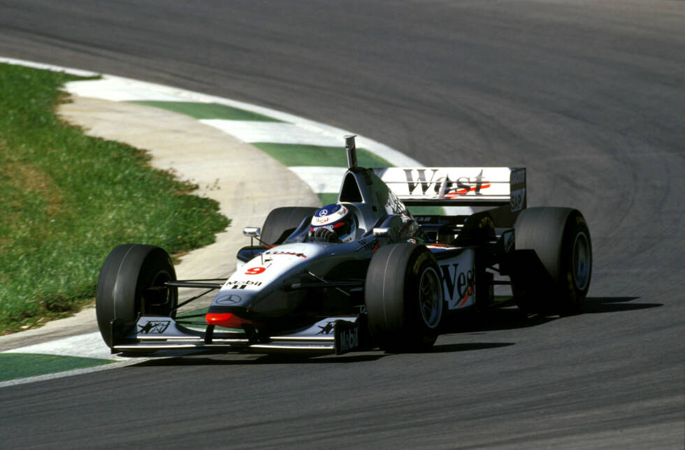 Foto zur News: ... 1997 seine Traditionsfarben ablegt und gemeinsam mit Motorenpartner Mercedes die Silberpfeile wiederauferstehen lässt. Silber/Chrom werden für fast 20 Jahre zum Stammdesign von McLaren, ehe ...