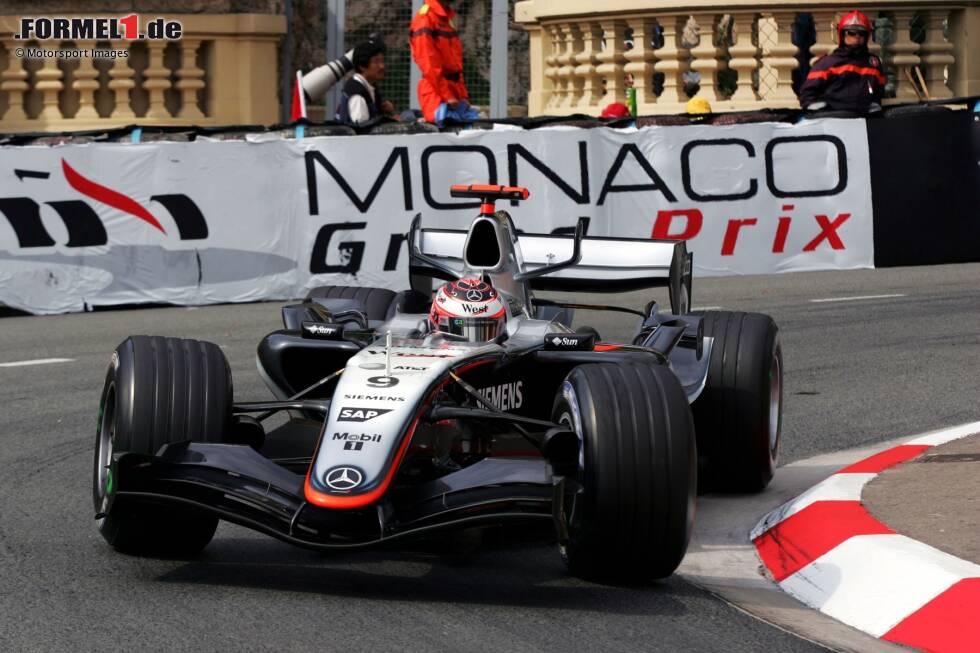 9. Grand Prix von Monaco 2005, Monte-Carlo (McLaren, P1): Es ist Räkkönens einziger Sieg auf dem legendären Stadtkurs. Eine überwältigende Leistung in der Qualifikation, in dem er sich die Pole sichert, hat zu diesem Erfolg beigetragen. Am Start kann sich Räikkönen gegen Alonso behaupten und baut seine Führung anschließend aus. 9. Grand Prix von Monaco 2005, Monte-Carlo (McLaren, P1): Es ist Räkkönens einziger Sieg auf dem legendären Stadtkurs. Eine überwältigende Leistung in der Qualifikation, in dem er sich die Pole sichert, hat zu diesem Erfolg beigetragen. Am Start kann sich Räikkönen gegen Alonso behaupten und baut seine Führung anschließend aus.