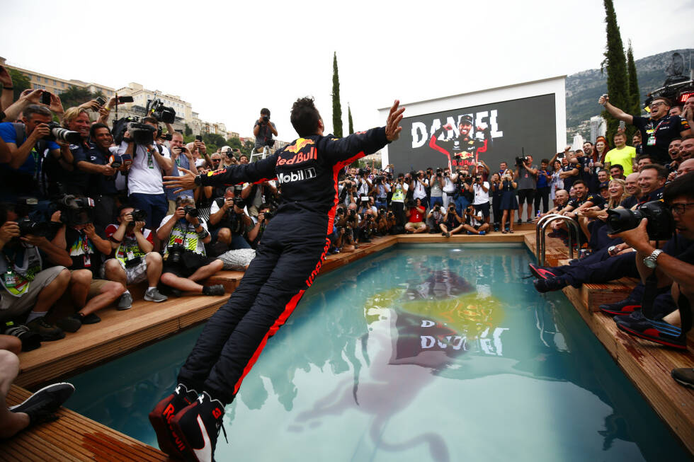 Foto zur News: Den lang ersehnten Monaco-Sieg sichert sich Ricciardo schließlich in der Saison 2018 - sein letzter Triumph für Red Bull. Schon zuvor konnte er in China einen Sieg einfahren. Doch schon seit Saisonbeginn scheint sich der ehrgeizige Sportler nicht mehr ganz so wohl zu fühlen im Topteam ...