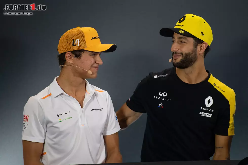 Am 14. Mai 2020 wird bekannt: Ricciardo verweigert eine Renault-Vertragsverlängerung. Er wechselt 2021 zu McLaren, nimmt dort den Platz von Carlos Sainz ein und wird Teamkollege von Lando Norris. Das britische Team setzt große Hoffnungen in den Grand-Prix-Sieger. "Ein weiterer Schritt vorwärts", meint Zak Brown. Foto zur News: Am 14. Mai 2020 wird bekannt: Ricciardo verweigert eine Renault-Vertragsverlängerung. Er wechselt 2021 zu McLaren, nimmt dort den Platz von Carlos Sainz ein und wird Teamkollege von Lando Norris. Das britische Team setzt große Hoffnungen in den Grand-Prix-Sieger. "Ein weiterer Schritt vorwärts", meint Zak Brown.