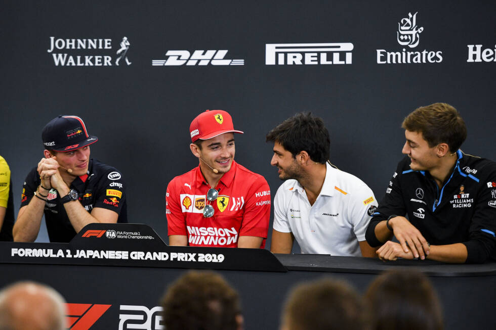 Foto zur News: Am 14. Mai 2020 wird bekannt: Carlos Sainz wechselt 2021 zu Ferrari. Die Gerüchte haben sich zuvor verdichtet, nachdem Sebastian Vettel seinen Abschied verkündet hat. Der Spanier wagt damit den nächsten Karriereschritt. Er hat für zwei Jahre an der Seite von Charles Leclerc unterschrieben.