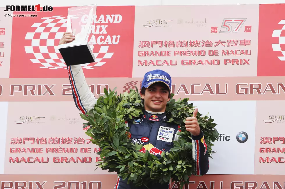 Foto zur News: In der europäischen Formel BMW gewinnt Sainz ein Rennen (in der pazifischen Formel BMW sogar zwei). Damit wird er am Ende des Jahres Gesamtvierter und bester Neueinsteiger. Schon in diesem frühen Stadium seiner Karriere zeigt Red Bull Interesse: Er wird ins Nachwuchsprogramm aufgenommen.