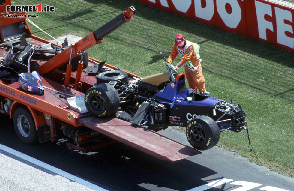 Foto zur News: Roland Ratzenberger verunglückt im Imola aufgrund eines kaputten Frontflügels tödlich. Vorrübergehend setzt Simtek nur ein Auto ein, bringt die Saison aber zu Ende - ohne Punkte. 1995 soll mit einem Fahrer wie Jos Verstappen alles besser werden, doch nach fünf Rennen ist das Team pleite.