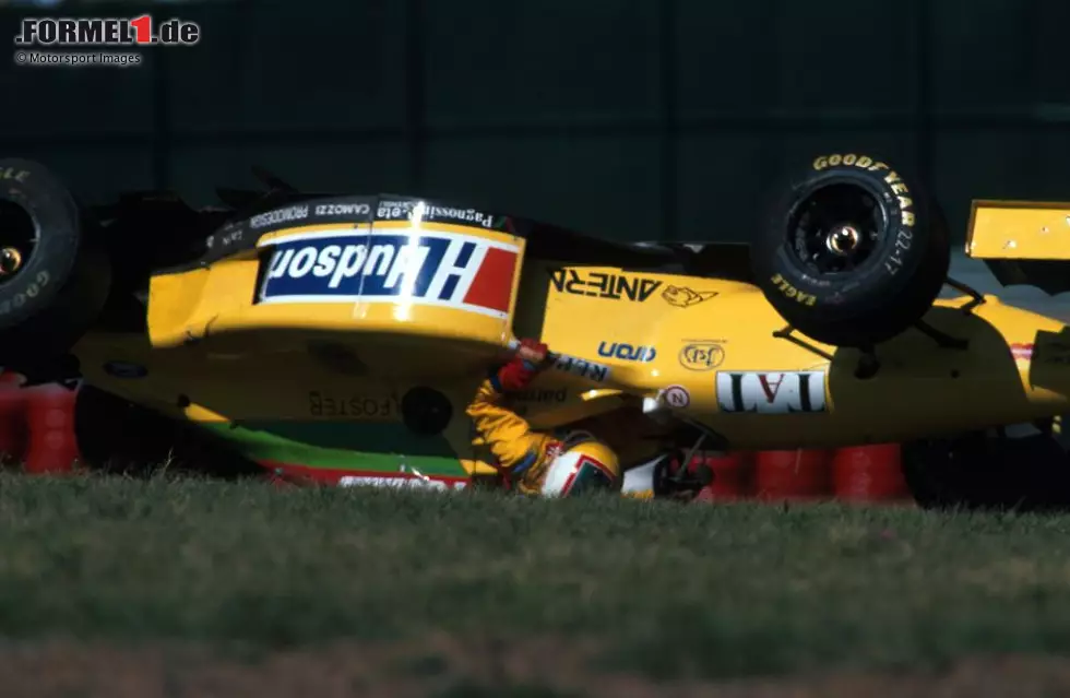 Foto zur News: #10 Forti: Zwei Jahre lang ist Forti Teil der Formel-1-Geschichte, einen Eintrag in die Punkteliste gelingt dem Team aber nie. 1995 kann sich der Rennstall zwar für alle Grands Prix qualifizieren, das ist aber bereits der größte Erfolg der italienischen Mannschaft, die bis dahin in Nachwuchsserien unterwegs ist.