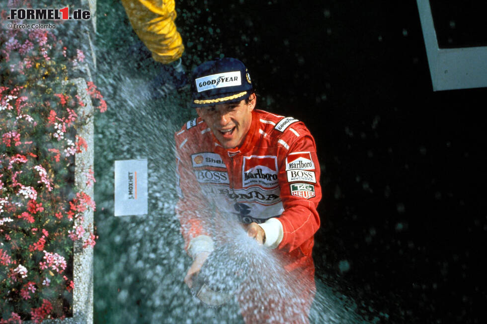 Foto zur News: Im Zweifel tippt man in solchen Fällen einfach auf den Weltmeister - und so ist es in diesem Fall tatsächlich auch. Ayrton Senna schnappt sich seinen sechsten Sieg im elften Saisonrennen. Wie &quot;Schumi&quot; hat auch der Brasilianer mit einem technischen Problem zu kämpfen. Er schleppt seinen McLaren-Honda allerdings ins Ziel.