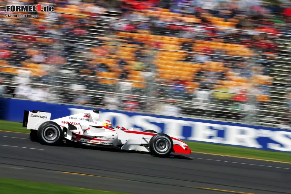 #2 Super Aguri SA05 (2006): Und da ist der versprochene dritte Arrows A23! Weil man den Vorjahres-Honda nicht einsetzen darf, greift das neue Super-Aguri-Team auf das vier Jahre alte (!) Chassis zurück - selbst das Getriebe stammt noch aus der Arrows-Zeit. Mit altem Auto und kurzer Vorbereitung stehen die Vorzeichen sehr ungünstig. Foto zur News: #2 Super Aguri SA05 (2006): Und da ist der versprochene dritte Arrows A23! Weil man den Vorjahres-Honda nicht einsetzen darf, greift das neue Super-Aguri-Team auf das vier Jahre alte (!) Chassis zurück - selbst das Getriebe stammt noch aus der Arrows-Zeit. Mit altem Auto und kurzer Vorbereitung stehen die Vorzeichen sehr ungünstig.