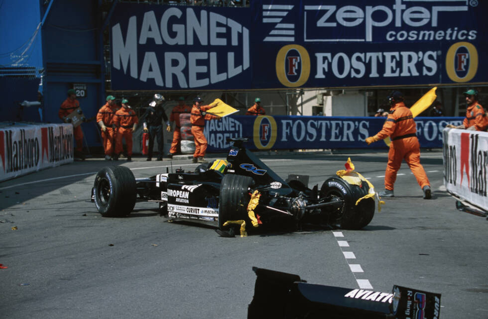 Foto zur News: 2001 ist bereits Marques&#039; dritte angebrochene Formel-1-Saison für Minardi, nachdem er auch 1996 und 1997 keine Punkte holen kann. Und während sich Teamkollege Alonso danach eine Weltkarriere aufbaut, verschwindet Marques in der Versenkung. Schon drei Rennen vor Schluss wird er durch einen anderen Bezahlfahrer ersetzt ...