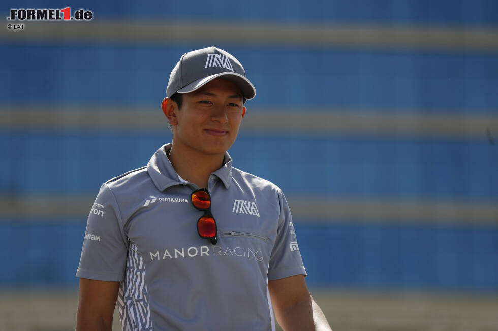 #9 Rio Haryanto: Durch diesen Eintrag legen wir uns mit ganz Indonesien an, denn als Haryanto 2016 in die Formel 1 einsteigt, gilt er praktisch als Nationalheld in seiner Heimat. Der Manor-Pilot gewinnt beim Saisonauftakt in Australien sogar das Voting als bester Fahrer - wohl dank zahlreicher Stimmen aus Indonesien. #9 Rio Haryanto: Durch diesen Eintrag legen wir uns mit ganz Indonesien an, denn als Haryanto 2016 in die Formel 1 einsteigt, gilt er praktisch als Nationalheld in seiner Heimat. Der Manor-Pilot gewinnt beim Saisonauftakt in Australien sogar das Voting als bester Fahrer - wohl dank zahlreicher Stimmen aus Indonesien.