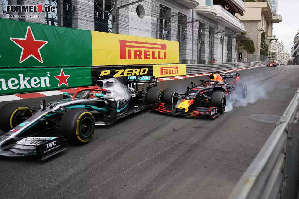 Die Formel-1-Saison 2019 ist Geschichte. 21 Rennen wurden gefahren, 1.262 Rennrunden und 6.430,262 Kilometer absolviert. Insgesamt fünf Fahrer konnten zumindest ein Rennen gewinnen, ebenso viele standen auf der Pole-Position. Das Jahr schrieb traurige und schöne Geschichten. Wir werfen einen Blick zurück auf zehn außergewöhnliche Momente! Foto zur News: Die Formel-1-Saison 2019 ist Geschichte. 21 Rennen wurden gefahren, 1.262 Rennrunden und 6.430,262 Kilometer absolviert. Insgesamt fünf Fahrer konnten zumindest ein Rennen gewinnen, ebenso viele standen auf der Pole-Position. Das Jahr schrieb traurige und schöne Geschichten. Wir werfen einen Blick zurück auf zehn außergewöhnliche Momente!