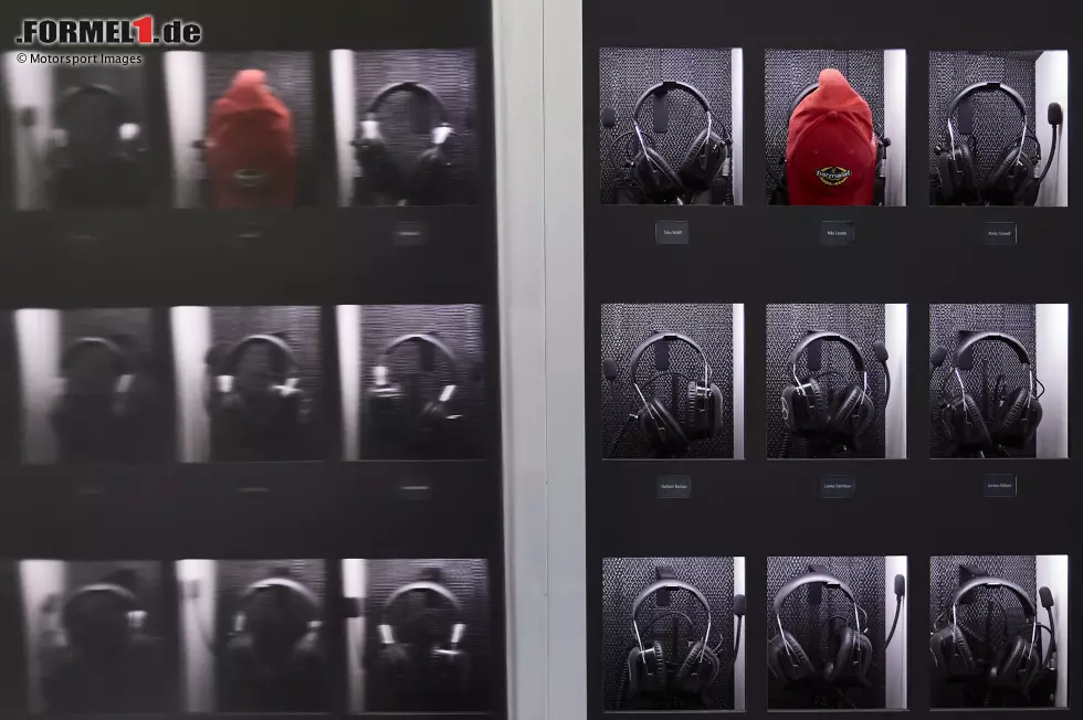 Die rote Kappe, Laudas Markenzeichen, blieb für immer in der Mercedes-Box hängen. Sebastian Vettel und Lewis Hamilton zollten dem dreimaligen Weltmeister mit ihren Helmdesigns im Fürstentum Respekt. Mercedes lackierte außerdem das Halo rot. Und Hamilton gewann das Rennen und widmete den Sieg seinem Mentor. Foto zur News: Die rote Kappe, Laudas Markenzeichen, blieb für immer in der Mercedes-Box hängen. Sebastian Vettel und Lewis Hamilton zollten dem dreimaligen Weltmeister mit ihren Helmdesigns im Fürstentum Respekt. Mercedes lackierte außerdem das Halo rot. Und Hamilton gewann das Rennen und widmete den Sieg seinem Mentor.