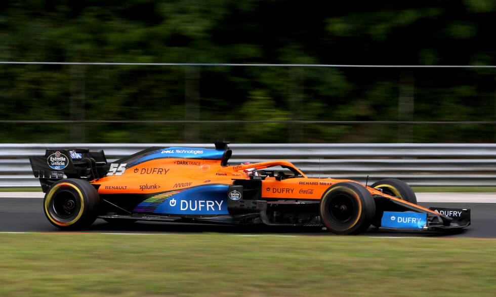 Foto zur News: Carlos Sainz (3): McLaren wurde in Ungarn laut eigener Aussage unter Wert geschlagen. Während es für den Teamkollegen die 3- gibt, reicht es für Sainz dabei immerhin zur 3+. P9 ist allerdings auch bei ihm mehr Schadensbegrenzung als alles andere. Für eine 2 hätte er noch etwas mehr herausholen müssen.