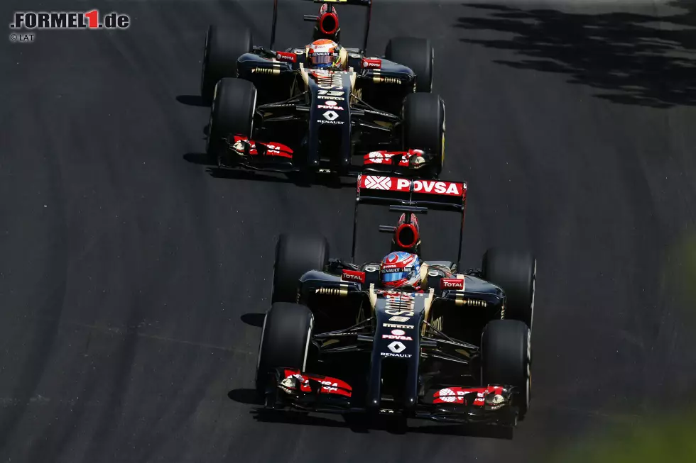 In Enstone nahm man 2011 die bekannte Lackierung des Original-Lotus-Teams an und nannte sich Lotus Renault GP. Das war für viele verwirrend, weil das grüne Lotus-Team auch existierte. Heute gibt es keines von beiden mehr: Caterham ging pleite, Enstone-Lotus verkaufte das Team wieder an Renault zurück. Foto zur News: In Enstone nahm man 2011 die bekannte Lackierung des Original-Lotus-Teams an und nannte sich Lotus Renault GP. Das war für viele verwirrend, weil das grüne Lotus-Team auch existierte. Heute gibt es keines von beiden mehr: Caterham ging pleite, Enstone-Lotus verkaufte das Team wieder an Renault zurück.