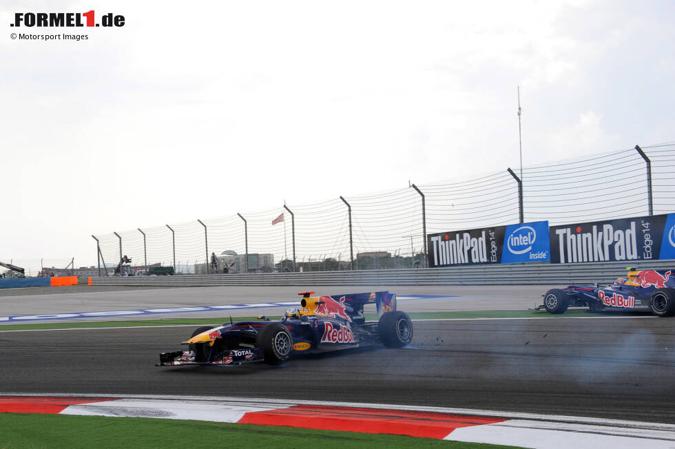 Bei einem Überholversuch seitens Vettel kommt es in Kurve 12 zum Kontakt. Bei einem Überholversuch seitens Vettel kommt es in Kurve 12 zum Kontakt.