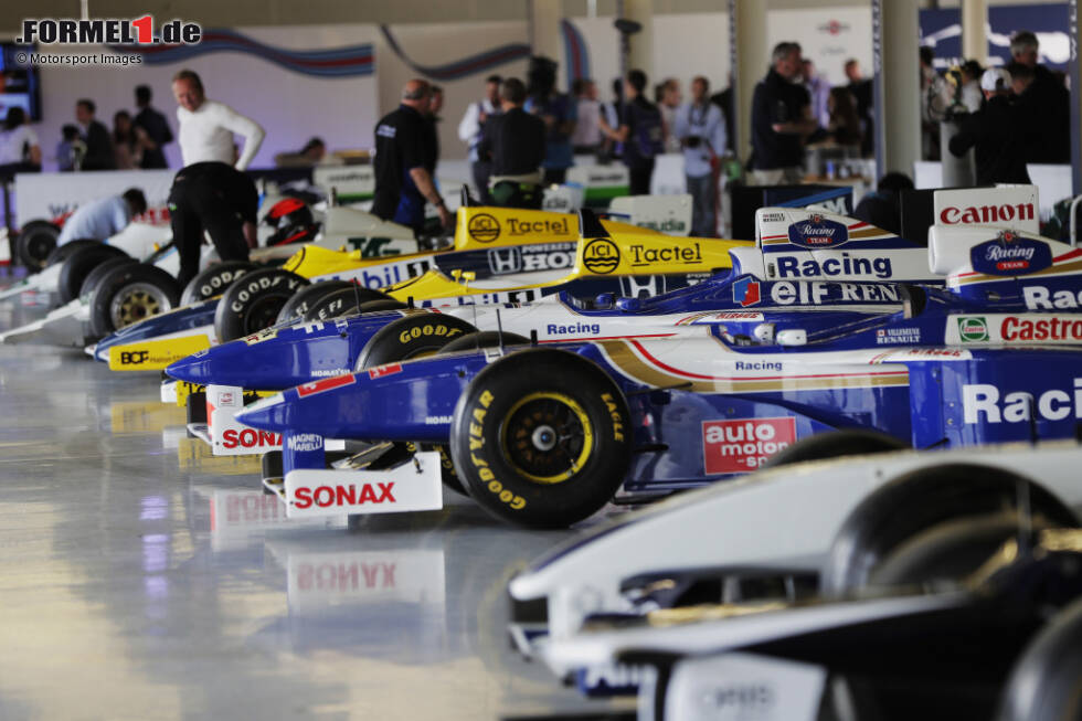 Dunkelblau war meist dabei, häufig auch Weiß, manchmal Gelb: Was aber ist das bisher schönste Farbdesign, das Williams in der Formel 1 verwendet hat? Die Leser von 'Motorsport-Total.com' haben genau darüber abgestimmt. Hier das Ergebnis! Dunkelblau war meist dabei, häufig auch Weiß, manchmal Gelb: Was aber ist das bisher schönste Farbdesign, das Williams in der Formel 1 verwendet hat? Die Leser von 'Motorsport-Total.com' haben genau darüber abgestimmt. Hier das Ergebnis!