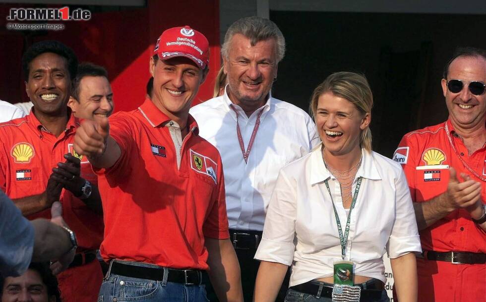 Über Funkstille zu Michael Schumacher und seiner Familie: "Ich bedaure das sehr. Nach dem Unfall habe ich getrauert wie ein Hund. Es hat mich wahnsinnig schwer getroffen. Aber ich musste mich irgendwann von Michael lossagen. Sonst kommt immer wieder die Erinnerung hoch. Und das tut weh." Über Funkstille zu Michael Schumacher und seiner Familie: "Ich bedaure das sehr. Nach dem Unfall habe ich getrauert wie ein Hund. Es hat mich wahnsinnig schwer getroffen. Aber ich musste mich irgendwann von Michael lossagen. Sonst kommt immer wieder die Erinnerung hoch. Und das tut weh."