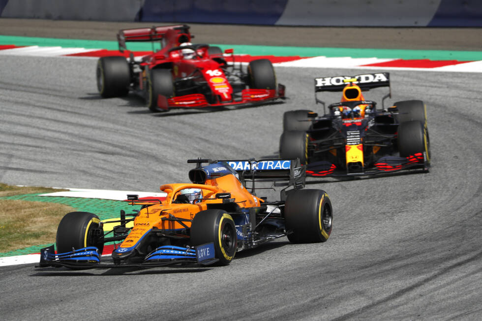 Foto zur News: Daniel Ricciardo (3): Quali Flop, Rennen top - so kann man seine Leistung in einem Satz beschreiben. Dem Australier fehlt immer noch Vertrauen in den McLaren, und am meisten Zeit verliert er, hören wir aus dem Team, beim Bremsen. Gegen Lando Norris, der sich da mehr traut, sieht er ganz schlecht aus.