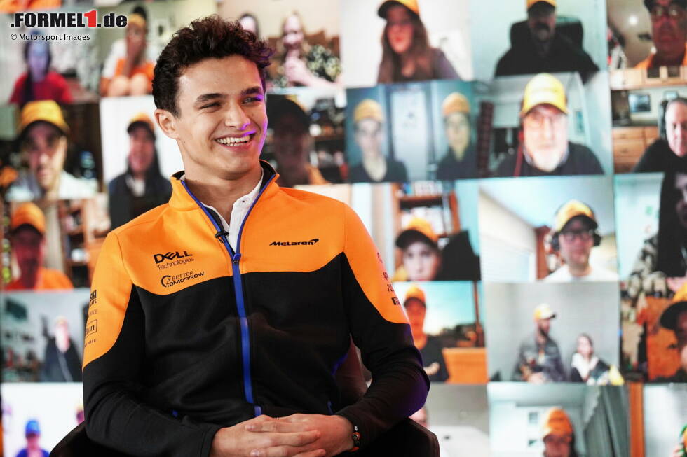 #4: Lando Norris ist zwar großer Valentino-Rossi-Fan, wollte die 46 des "Doktors" aber nicht kopieren. Daher hat er sich seine eigene Zahl gesucht. "Ich habe die Ziffer genommen, die perfekt in mein Logo passt." Geschichte steckt aber keine dahinter, nur der Hashtag "#L4ando". #4: Lando Norris ist zwar großer Valentino-Rossi-Fan, wollte die 46 des "Doktors" aber nicht kopieren. Daher hat er sich seine eigene Zahl gesucht. "Ich habe die Ziffer genommen, die perfekt in mein Logo passt." Geschichte steckt aber keine dahinter, nur der Hashtag "#L4ando".