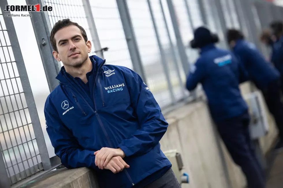 Foto zur News: #6: Nicholas Latifi hat sich die ehemalige Startnummer von Nico Rosberg gesichert. Der Grund: &quot;Weil ich aus Toronto komme und Toronto als &#039;Die Sechs&#039; bekannt ist. Denn wenn du von dort kommst, dann ist die Vorwahl deiner Telefonnummer entweder 416 oder 647&quot;, erklärt er.