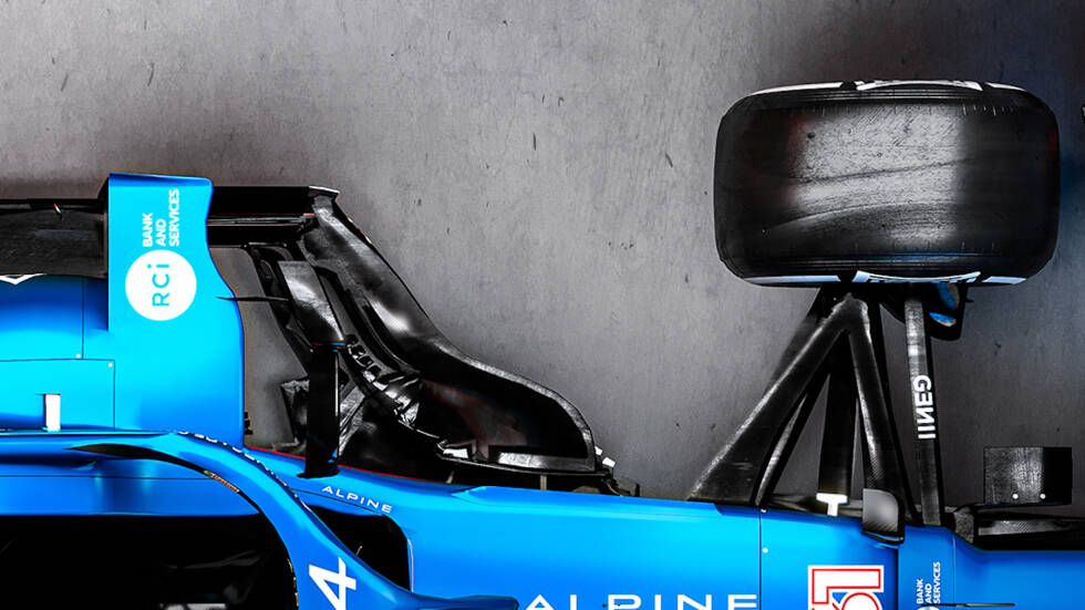 Foto zur News: Bei den seitlichen Windabweisern hat Alpine das Design im Detail verfeinert - wie die meisten Teams, die bisher ihre Neuwagen gezeigt haben.