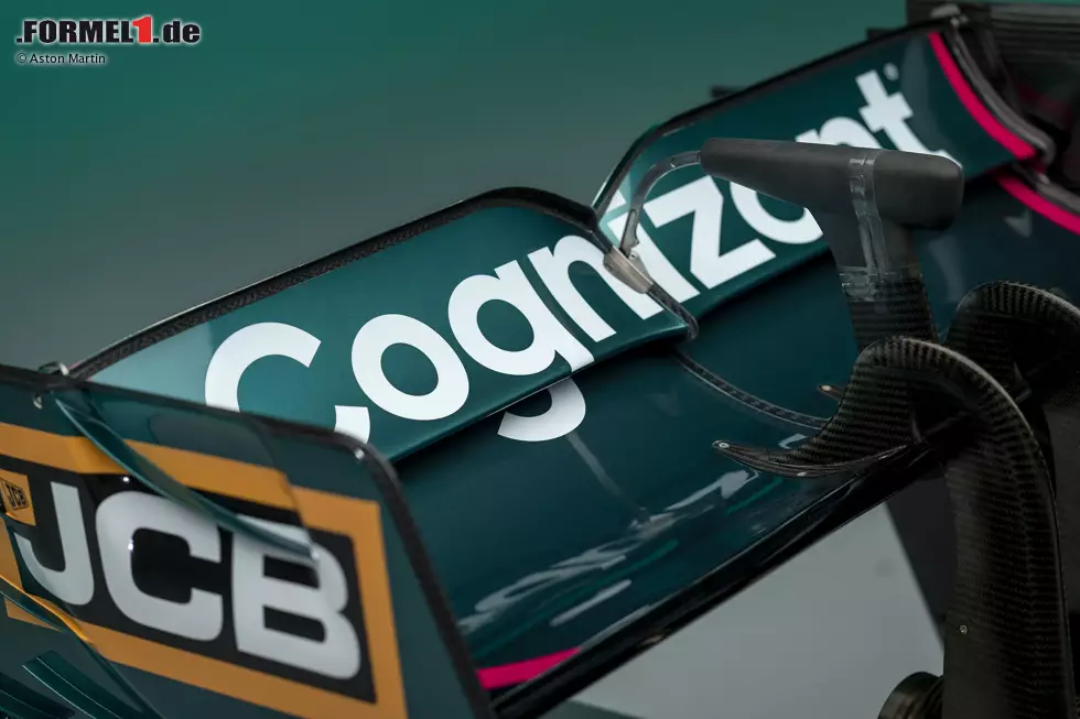 Eine weitere Neuerung am Aston Martin ist die Gestaltung der Heckflügel-Endplatte. Sie wurde kurz hinter der Vorderkante verjüngt, damit dort ein Flap eingebaut werden konnte. Damit lässt sich Einfluss nehmen auf den Strömungsabriss an der Hinterkante des Flügels. Foto zur News: Eine weitere Neuerung am Aston Martin ist die Gestaltung der Heckflügel-Endplatte. Sie wurde kurz hinter der Vorderkante verjüngt, damit dort ein Flap eingebaut werden konnte. Damit lässt sich Einfluss nehmen auf den Strömungsabriss an der Hinterkante des Flügels.