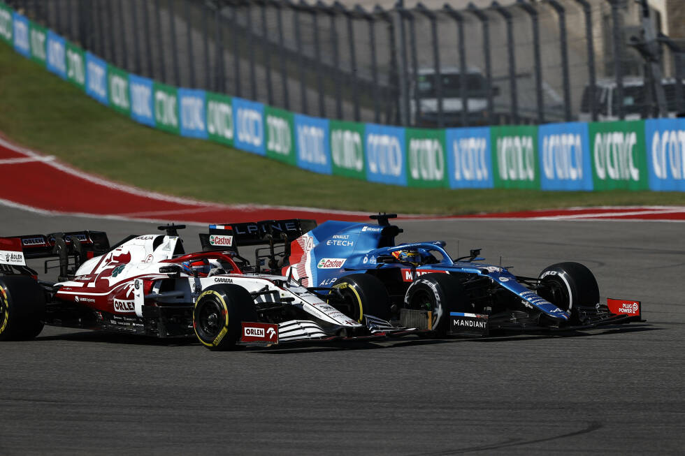 Foto zur News: Fernando Alonso (4): Er war im Rennen auf Krawall aus. Nahm die Räikkönen-Szene zum Anlass, mal richtig rustikal aufzutreten gegen Giovinazzi. Das war eines zweimaligen Weltmeisters unwürdig und hat ihn auch unnötig Zeit gekostet. Auch ohne technische Probleme wäre es wohl kein Top-10-Ergebnis geworden.