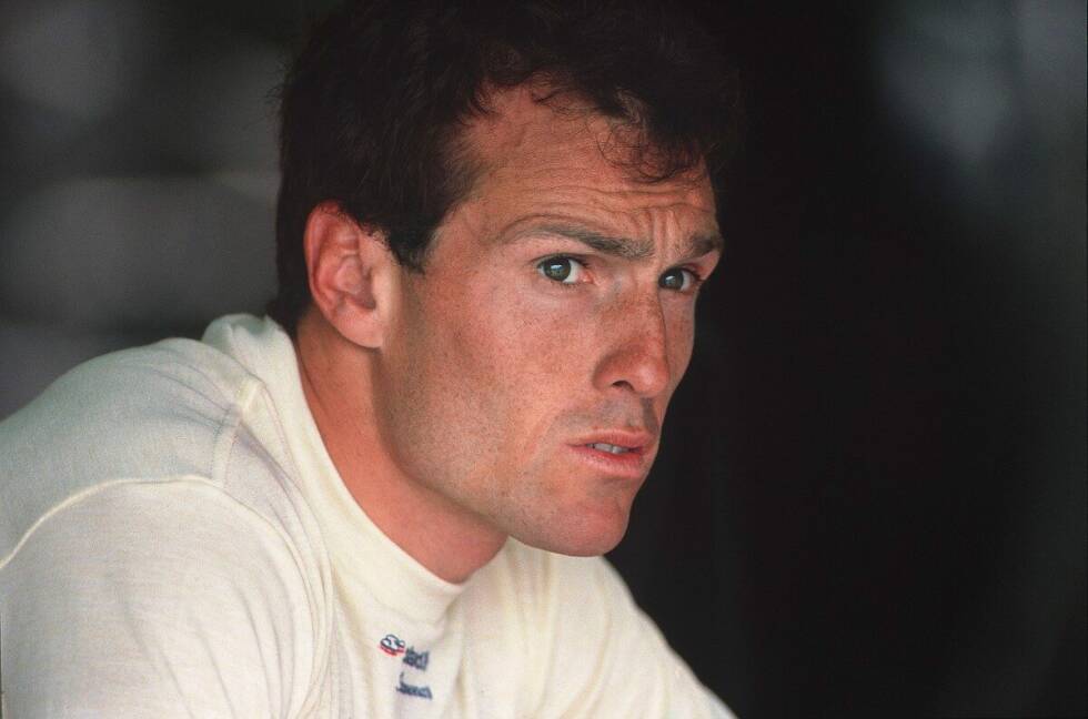 Foto zur News: Andrea de Cesaris (Ligier): Den Spitznamen &quot;de Crasharis&quot; trägt der Italiener nicht ganz zu Unrecht. Satte 147-mal(!) scheidet er im Laufe seiner Formel-1-Karriere aus - Rekord. Seine hohe Unfallquote kostet ihn 1985 auch das Cockpit bei Ligier. Zuvor war er in elf Saisonrennen achtmal ausgefallen.