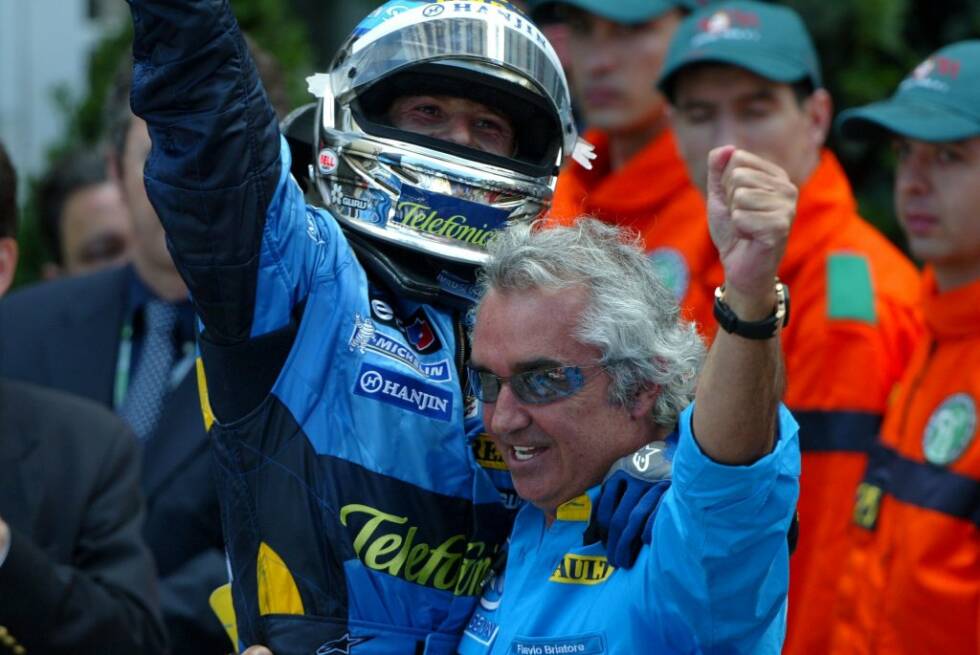 Foto zur News: Jarno Trulli (Renault): Flavio Briatore mal wieder! Obwohl Trulli in der Saison 2004 den Großen Preis von Monaco gewinnt und nach 15 Saisonrennen in der WM knapp vor seinem Teamkollegen Fernando Alonso liegt, fliegt der Italiener drei Rennen vor Ende raus. Grund ist ein Vertrag bei Toyota ab 2005.