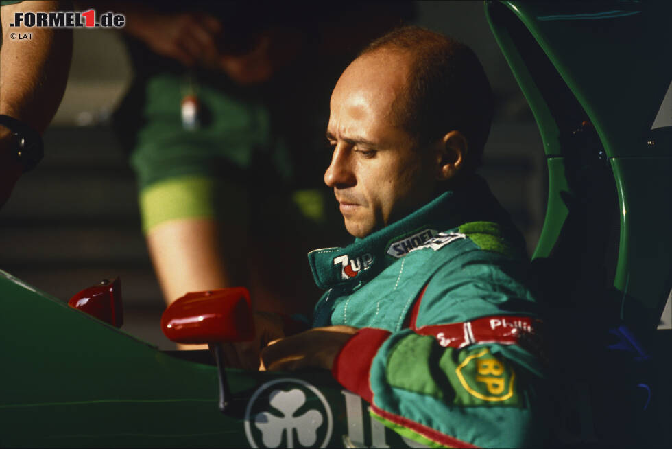 Foto zur News: Roberto Moreno (Benetton): Der Brasilianer wird 1991 zum Bauernopfer. Weil Teamchef Flavio Briatore unbedingt einen gewissen Michael Schumacher verpflichten will, muss er Moreno loswerden. Der wehrt sich, hat aber letztendlich keine Chance. Moreno fährt noch für Jordan und diverse kleine Teams, bevor seine Formel-1-Karriere 1995 endet.