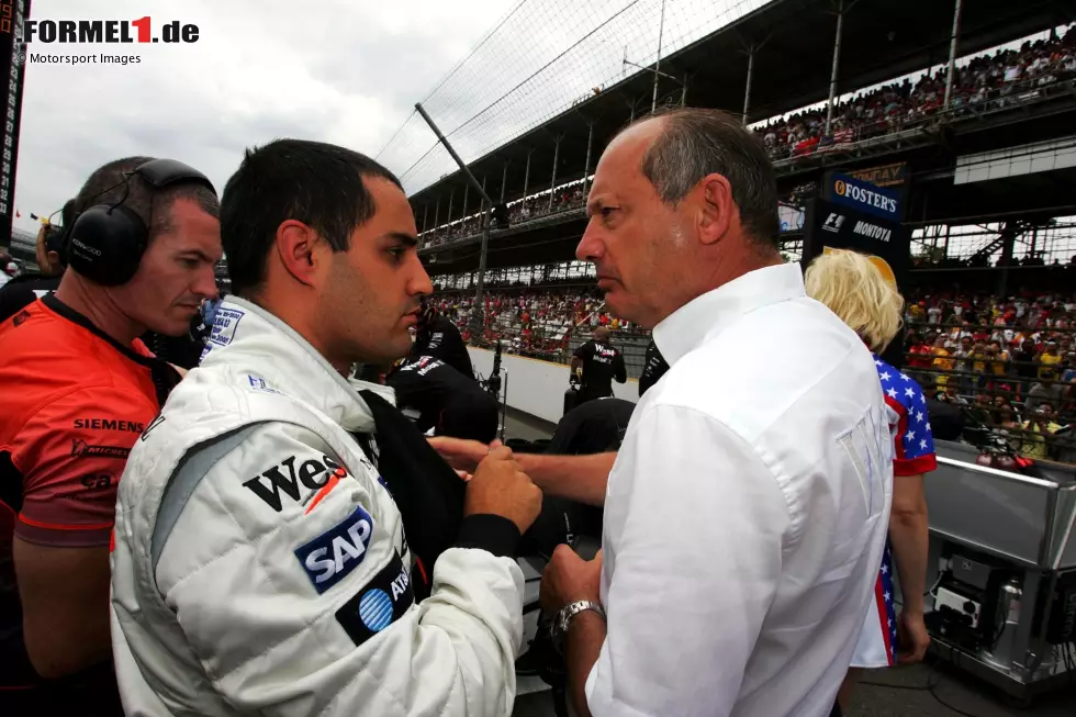 Foto zur News: Juan Pablo Montoya (McLaren): So talentiert der Kolumbianer auch ist, so werfen ihm im Laufe seiner Karriere mehrere Experten immer wieder vor, ein schwieriger Charakter zu sein. Wie das mit Ron Dennis und McLaren zusammenpasst? Gar nicht! Nach anderthalb gemeinsamen Jahren fliegt der damals 30-Jährige raus.