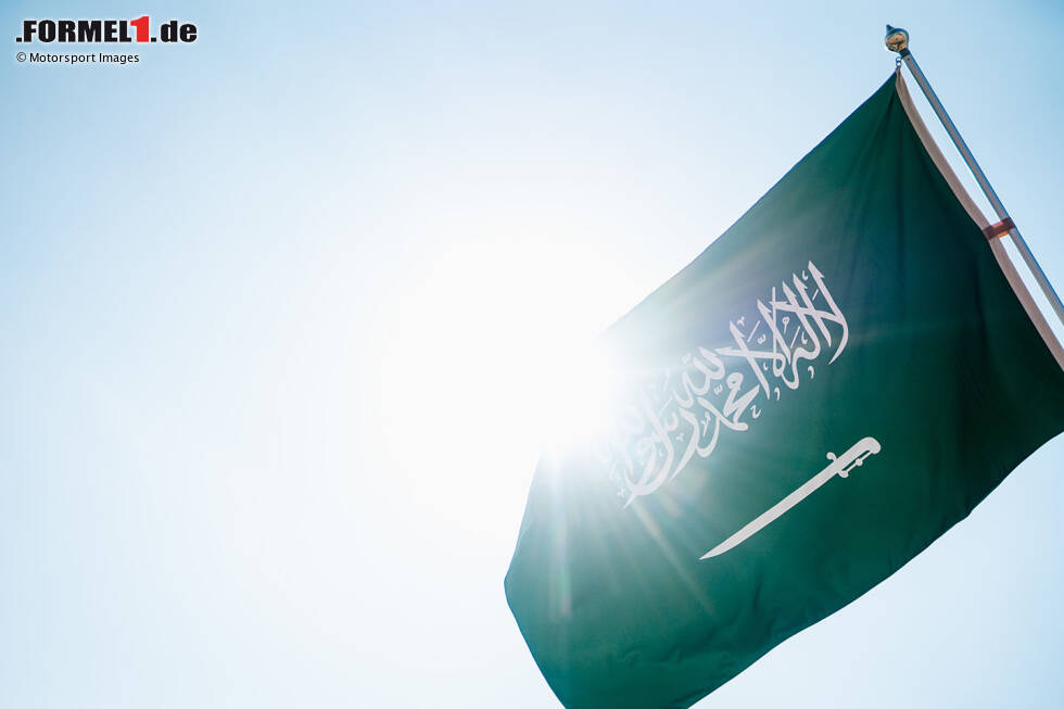 Neue Rennen: Saudi-Arabien ist neu im Kalender und dabei theoretisch der einzige Neuzugang zum ursprünglichen Kalender der Vorsaison. Doch ob alle geplanten Rennen 2021 umgesetzt werden können, steht auf einem anderen Blatt ... Neue Rennen: Saudi-Arabien ist neu im Kalender und dabei theoretisch der einzige Neuzugang zum ursprünglichen Kalender der Vorsaison. Doch ob alle geplanten Rennen 2021 umgesetzt werden können, steht auf einem anderen Blatt ...