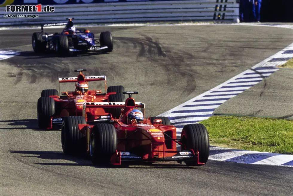Er vertritt 1999 den nach dem Beinbruch in Silverstone verletzten Michael Schumacher bei Ferrari: Mika Salo. Beim Deutschland-Grand-Prix in Hockenheim schlägt seine große Stunde, denn Salo fährt bei seinem erst zweiten Ferrari-Rennen auf P1 und ... Foto zur News: Er vertritt 1999 den nach dem Beinbruch in Silverstone verletzten Michael Schumacher bei Ferrari: Mika Salo. Beim Deutschland-Grand-Prix in Hockenheim schlägt seine große Stunde, denn Salo fährt bei seinem erst zweiten Ferrari-Rennen auf P1 und ...