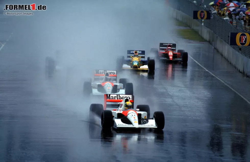 GP Australien 1991: Starker Regen verhindert zunächst den Start, nach einer Wetterbesserung fährt die Formel 1 los. Sie kommt aber nicht weit: Ab Runde 13 verschlechtern sich die Bedingungen rapide und ... Foto zur News: GP Australien 1991: Starker Regen verhindert zunächst den Start, nach einer Wetterbesserung fährt die Formel 1 los. Sie kommt aber nicht weit: Ab Runde 13 verschlechtern sich die Bedingungen rapide und ...