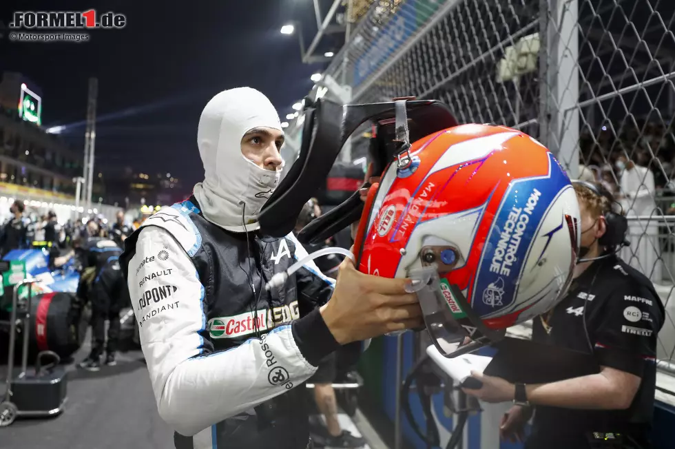 Das Rot ist geblieben, ansonsten ist Esteban Ocons Helm ziemlich verändert. Kein Schwarz, dafür Weiß und Blau. Viele kennen Ocon auch eher mit dem pinken Helm aus der Force-India-Zeit. Wie sein Helm im halben Jahr bei Hinterbänkler Manor aussah, dürften nur wahre Fans mitbekommen haben. Foto zur News: Das Rot ist geblieben, ansonsten ist Esteban Ocons Helm ziemlich verändert. Kein Schwarz, dafür Weiß und Blau. Viele kennen Ocon auch eher mit dem pinken Helm aus der Force-India-Zeit. Wie sein Helm im halben Jahr bei Hinterbänkler Manor aussah, dürften nur wahre Fans mitbekommen haben.