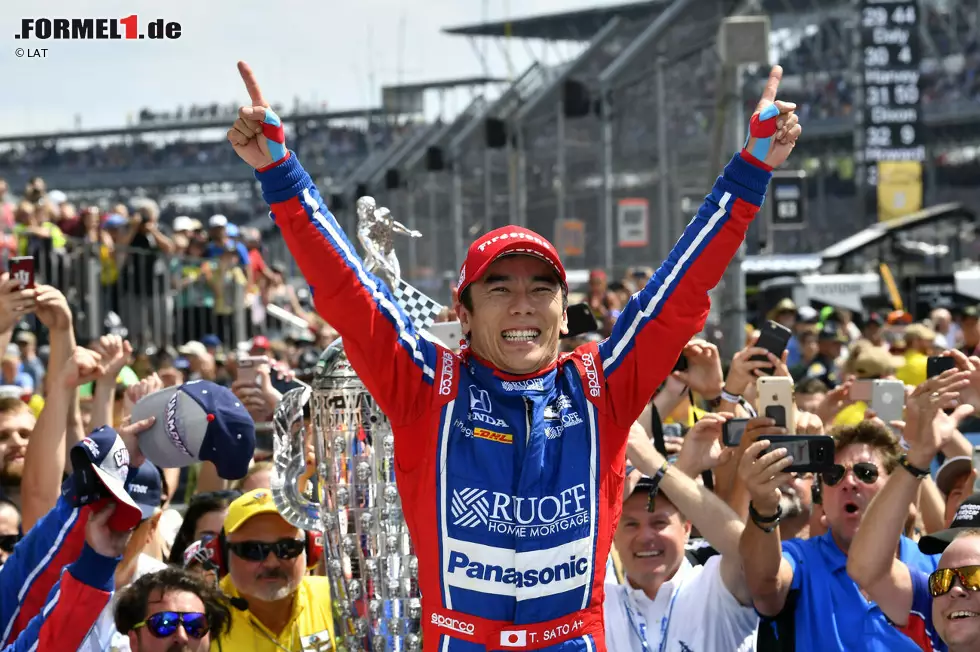 Foto zur News: In der IndyCar-Serie wird er jedoch zum Star. Zwar steht er sich mit seiner riskanten Fahrweise öfters selbst im Weg, 2017 folgt allerdings der ganz große Triumph: der Sieg beim Indy-500-Rennen! 2020 wiederholt er dieses Kunststück noch einmal und darf sich nun zweimaliger Indy-500-Sieger nennen.