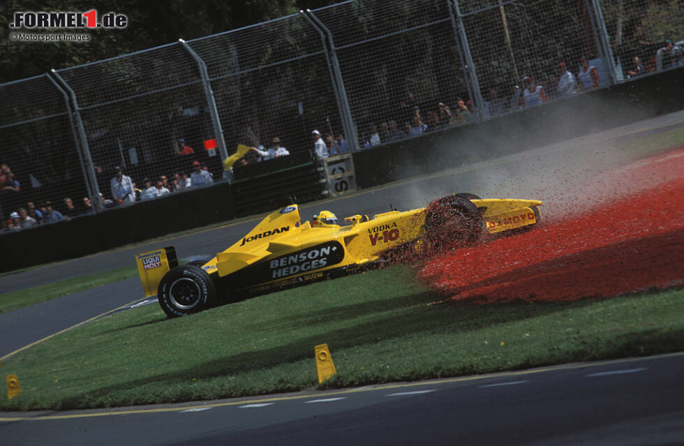 #10 Ralph Firman - 6 Runden (Australien 2003): Als amtierender Meister der japanischen Formel Nippon darf der Ire 2003 eine Saison für das chronisch klamme Jordan-Team bestreiten. Sein Debüt im Albert Park misslingt jedoch vollkommen. Im Qualifying belegt Firman immerhin Rang 17, doch am Sonntag kommt er nicht weit. #10 Ralph Firman - 6 Runden (Australien 2003): Als amtierender Meister der japanischen Formel Nippon darf der Ire 2003 eine Saison für das chronisch klamme Jordan-Team bestreiten. Sein Debüt im Albert Park misslingt jedoch vollkommen. Im Qualifying belegt Firman immerhin Rang 17, doch am Sonntag kommt er nicht weit.
