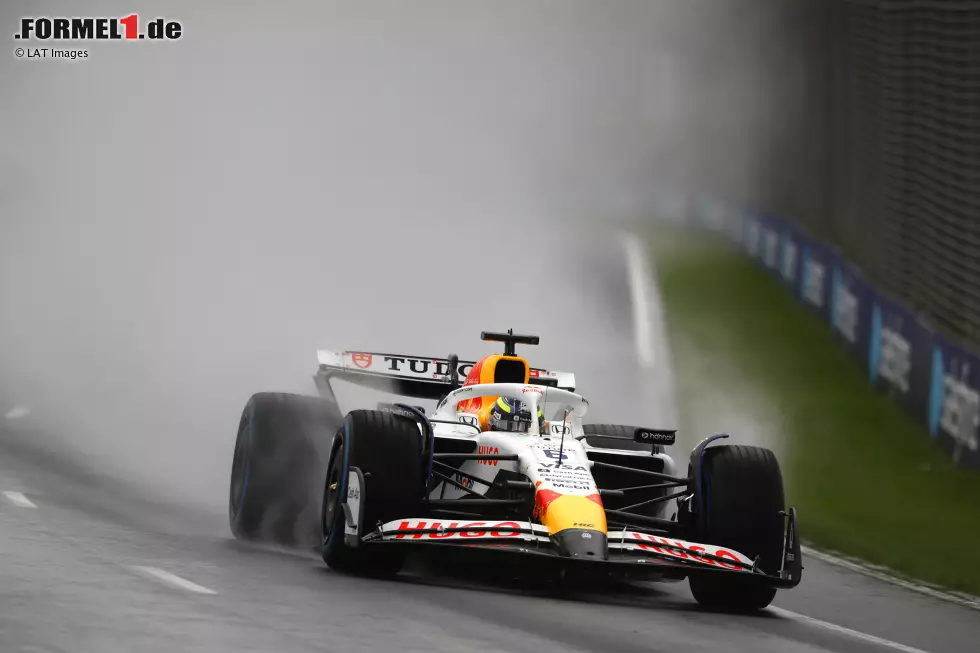 So ein Formel-1-Debüt will keiner hinlegen: Isack Hadjar schafft es in Melbourne nicht einmal an den Start. Denn schon in der Einführungsrunde dreht sich der Racing-Bulls-Pilot im Regen in die Barriere. Doch der Franzose ist nicht der einzige, der einen kuriosen ersten Auftritt für sich verbuchen konnte. Foto zur News: So ein Formel-1-Debüt will keiner hinlegen: Isack Hadjar schafft es in Melbourne nicht einmal an den Start. Denn schon in der Einführungsrunde dreht sich der Racing-Bulls-Pilot im Regen in die Barriere. Doch der Franzose ist nicht der einzige, der einen kuriosen ersten Auftritt für sich verbuchen konnte.